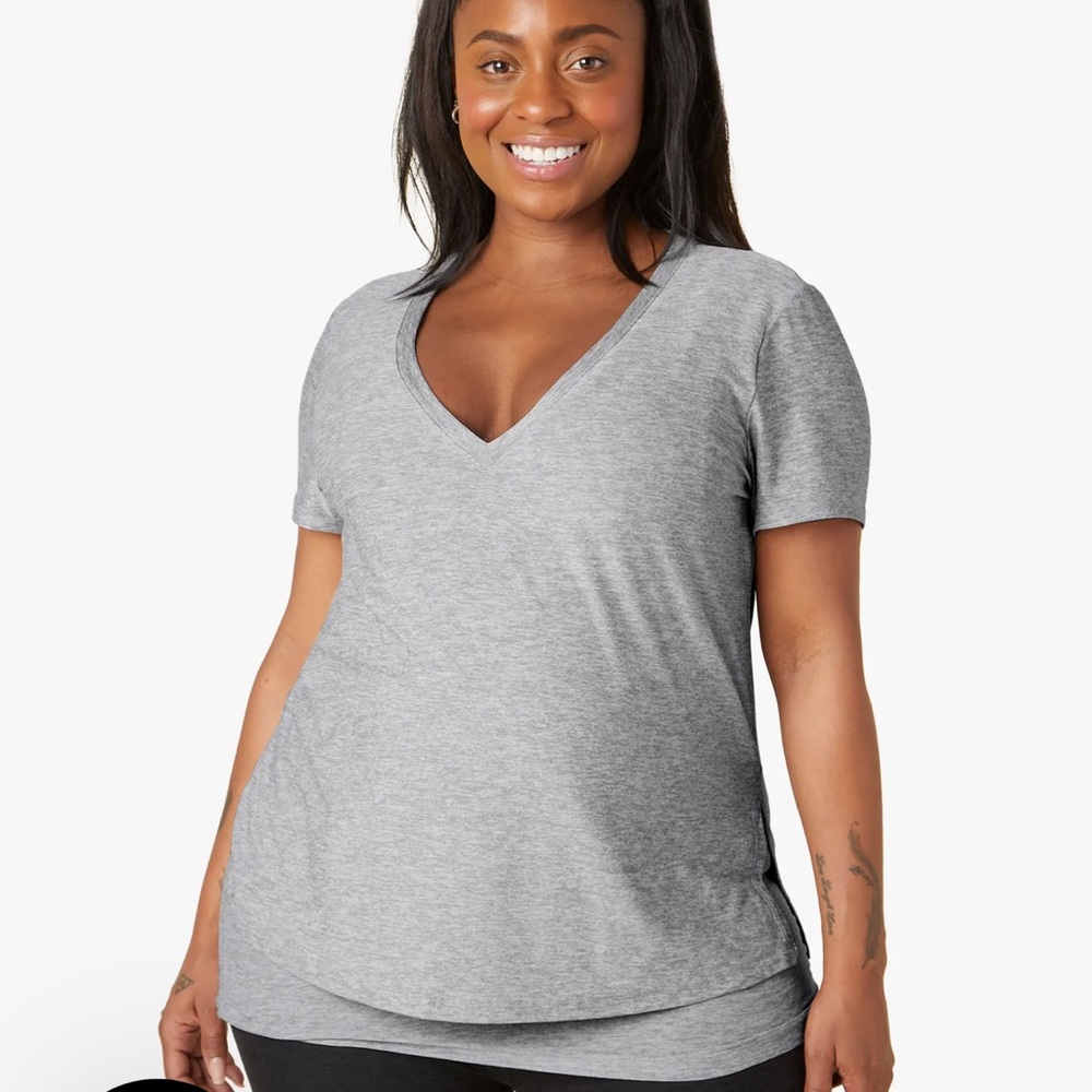 NWT Beyond Yoga Featherweight Cozy Cover Maternity Nursing Tee